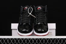 Cargar imagen en el visor de la galería, Dunk High Premium SB Black Red AJ7730-001