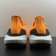 Cargar imagen en el visor de la galería, Adidas UltraBoost 22 Orange Black GX8038