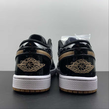 Cargar imagen en el visor de la galería, Air Jordan 1 Low Black Gold 554723-032