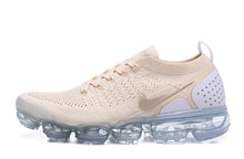 Cargar imagen en el visor de la galería, Air VaporMax Flyknit 2.0 Light Cream 942843-201