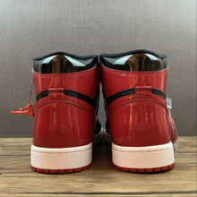 Cargar imagen en el visor de la galería, Air Jordan 1 Retro High OG Bred Patent Black White-Varsity Red (2021) 555088-063