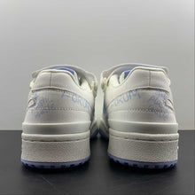 Cargar imagen en el visor de la galería, Adidas Forum 84 Low White Blue GY7985