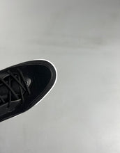 Cargar imagen en el visor de la galería, Jordan Courtside 23 Black White AR1000-100