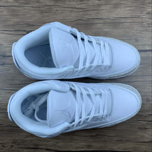 Cargar imagen en el visor de la galería, Air Jordan 3 Retro White White White 136064-111