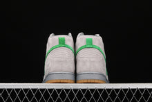 Cargar imagen en el visor de la galería, Dunk High Premium SB Metallic Silver Hyper Green 313171-039