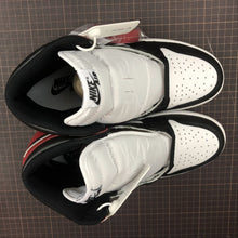 Cargar imagen en el visor de la galería, Air Jordan 1 Retro High OG White Black Varisity Red 555088-125