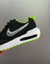 Cargar imagen en el visor de la galería, Air Max Dawn Black Chrome Green Strike DH3157-001