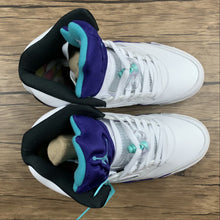 Cargar imagen en el visor de la galería, Air Jordan 5 Retro NGR White New Emerald-Grape Ice AV3919-135