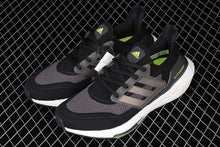 Cargar imagen en el visor de la galería, Adidas UltraBoost 21 Black Silver