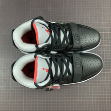 Cargar imagen en el visor de la galería, Air Jordan Legacy 312 Low Black White AV3928-001