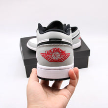 Cargar imagen en el visor de la galería, Air Jordan 1 Low Light Smoke Grey 553560-030