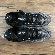 Cargar imagen en el visor de la galería, Air VaporMax 2021 FK Grey Inserted Black DH4088 003