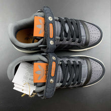 Cargar imagen en el visor de la galería, Adidas Forum 84 Low Black Orange White