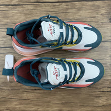 Cargar imagen en el visor de la galería, Air Max 270 React Summit White Deep Royal Blue CT1264-103