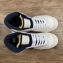 Cargar imagen en el visor de la galería, Blazer Mid 77 Vintage “City Pride”