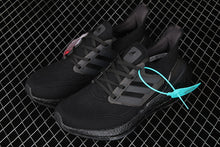 Cargar imagen en el visor de la galería, Adidas UltraBoost 21 All Black