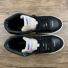 Cargar imagen en el visor de la galería, Blazer Mid 77 Color Code Black Red