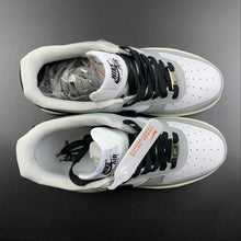 Cargar imagen en el visor de la galería, Air Force 1 07 LV8 Beige Grey DD8959-701