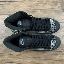Cargar imagen en el visor de la galería, Blazer Mid 77 Vintage Spider Web