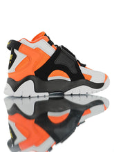 Cargar imagen en el visor de la galería, Air Barrage Mid QS White Black Hyper Grape CD9329-012