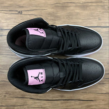 Cargar imagen en el visor de la galería, Air Jordan 1 Mid Black White Arctic Punch (2021) 555112 061