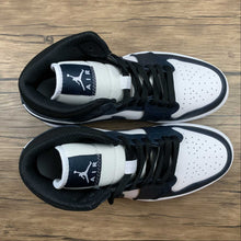 Cargar imagen en el visor de la galería, Air Jordan 1 Mid Armory Navy White Black (2021) 554724 411