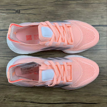 Cargar imagen en el visor de la galería, Adidas UltraBoost 22 Vibrant Pink HR1030