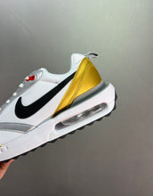 Cargar imagen en el visor de la galería, Air Max Dawn SE White Metallic Gold DJ6209-100