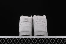 Cargar imagen en el visor de la galería, SB Dunk High Pro QS Reigning Champ LT Grey AA2266-600