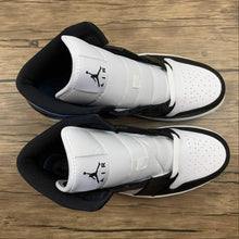 Cargar imagen en el visor de la galería, Air Jordan 1 Mid White Black University Blue (2021) BQ6472-102