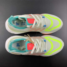 Cargar imagen en el visor de la galería, Adidas UltraBoost 22 Whitin Turbo Minrus