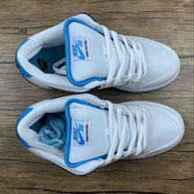 Cargar imagen en el visor de la galería, SB Dunk Low PRO White Black Blue BQ6817-101