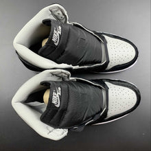 Cargar imagen en el visor de la galería, Air Jordan 1 High OG Medium Grey Black-White (2022) DZ2523-001