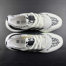 Cargar imagen en el visor de la galería, Adidas UltraBoost 22 White Black Grey GX5573