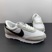 Cargar imagen en el visor de la galería, DayBreak Grey White Black CK2351-111