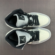 Cargar imagen en el visor de la galería, Air Jordan 1 Mid Light Smoke Grey 554724-092