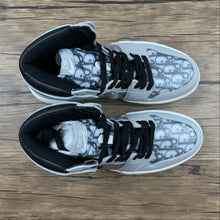 Cargar imagen en el visor de la galería, Air Jordan 1 High Dior Grey Black CN8607-002