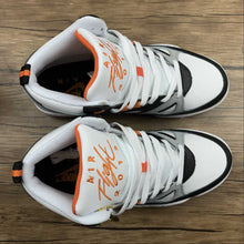Cargar imagen en el visor de la galería, Air Flight 13 Mid Black Grey Orange 579961-105