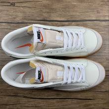 Cargar imagen en el visor de la galería, Blazer Low 77 Vintage Beige White Blue DM8334 100