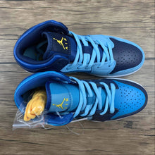 Cargar imagen en el visor de la galería, Air Jordan 1 Mid (GS) FLY BV7446-400