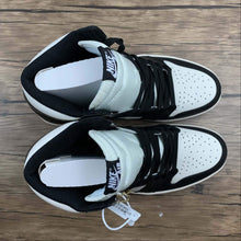 Cargar imagen en el visor de la galería, Air Jordan 1 Retro High OG Sail Black Dark Mocha-Black 555088-105