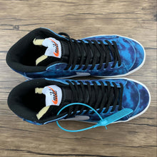 Cargar imagen en el visor de la galería, Blazer Mid 77 “Blue Fury” By Mengnan