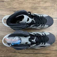 Cargar imagen en el visor de la galería, Air Jordan 6 Retro Black Chrome-Lt Smoke Grey CK6635-001