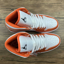 Cargar imagen en el visor de la galería, Air Jordan 1 Mid White Orange (2021) DM3531-800