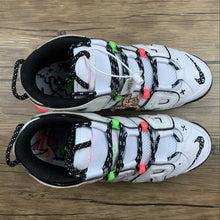 Cargar imagen en el visor de la galería, Air More Uptempo 96 Ghost Swoosh White White White Total Orange DV1233-111