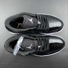Cargar imagen en el visor de la galería, Air Jordan 1 Low Black Gold 554723-032