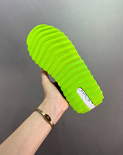 Cargar imagen en el visor de la galería, Air Max Dawn Black Chrome Green Strike DH3157-001