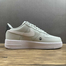 Cargar imagen en el visor de la galería, Air Force 1 07 LV8 2 “Have A Nike Day Earth” Photon Dust White-Black DM0118-001