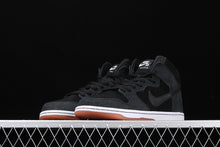 Cargar imagen en el visor de la galería, Dunk High Premium SB QS Black Black-White-Gm Med Brown 313171-075