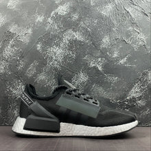 Cargar imagen en el visor de la galería, Adidas NMD R1 V2 Black and White